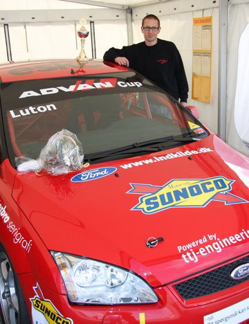 Ole Luton var godt tilfreds specielt med indsatsen i heat 1, hvor han fik både blomster og pokal med hjem.